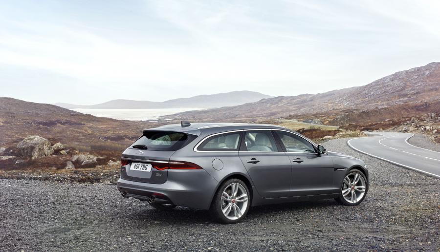 Jaguar XF 2.0d Sportbrake 2017 года  (WW) (фото 4 из 47)